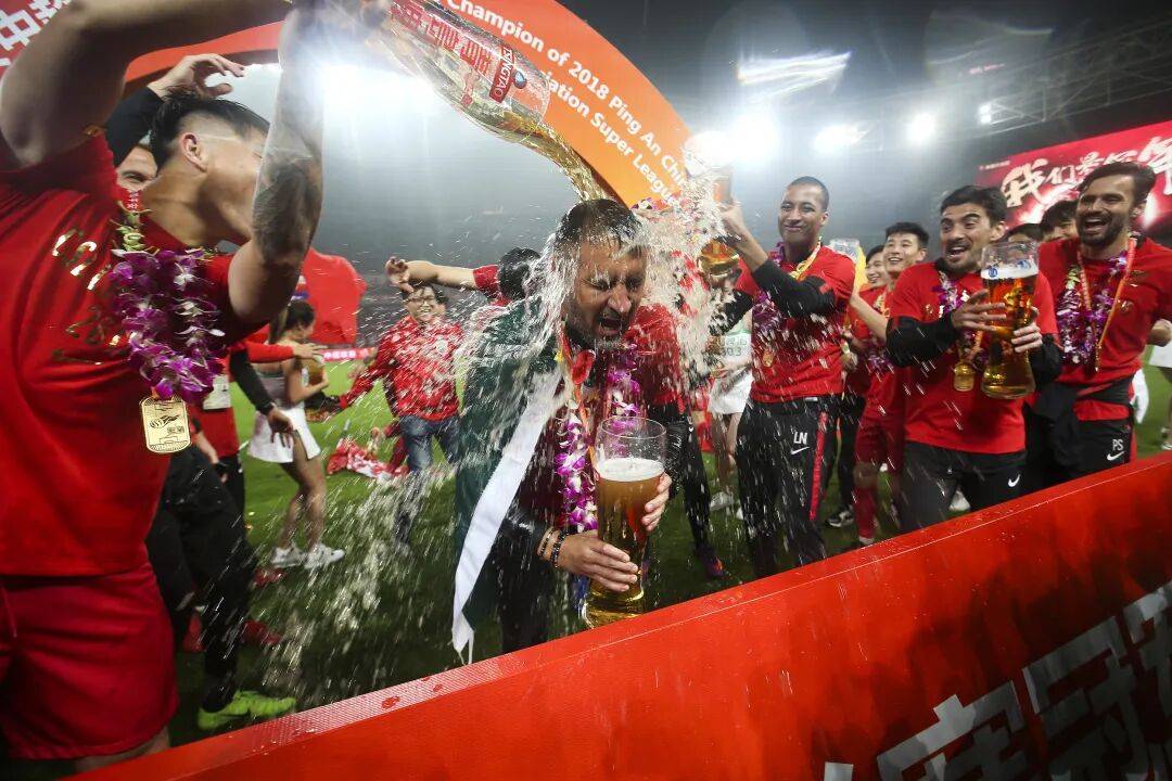 英雄联盟官网-包含上海海港迎英超关键赛,集结日队长鼓劲,震撼外界,球队文化再被提及的词条